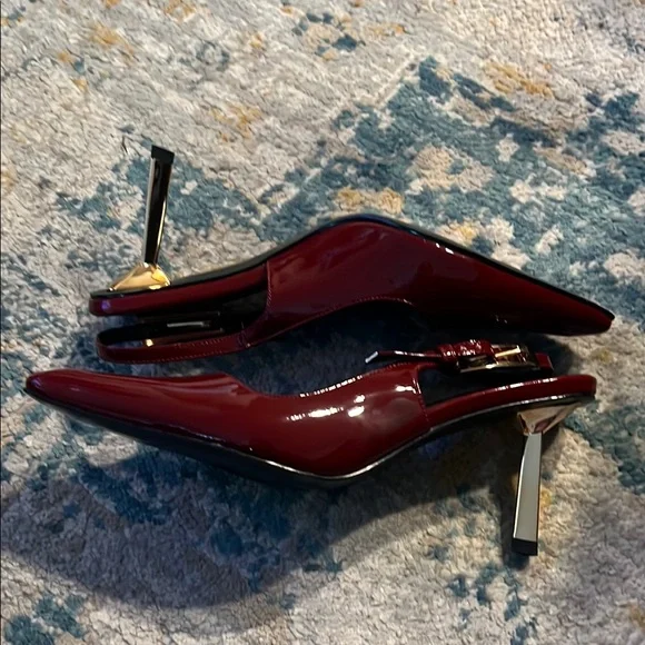 Sophisticated Red Pointed Toe Slingback Heels - Picture 4 of 6